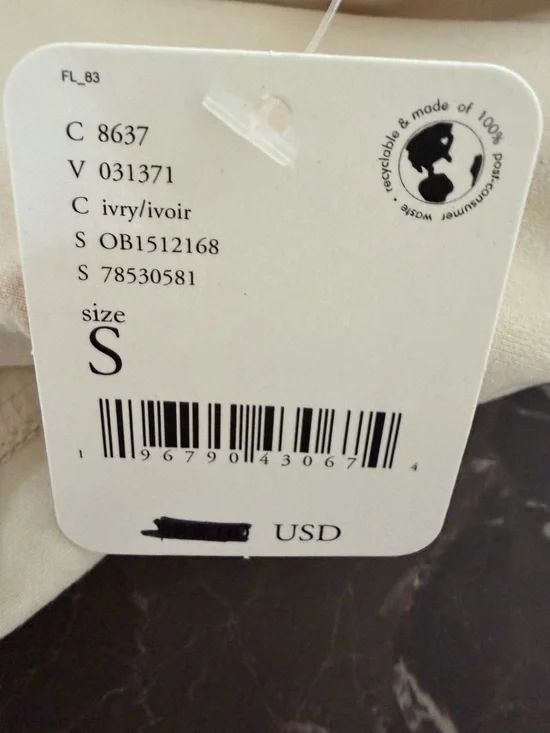 *NWT* FREE PEOPLE
UNDERCOVER BASE LAYER
SET (TOP W/ LEGGINGS) - Picture 4 of 14